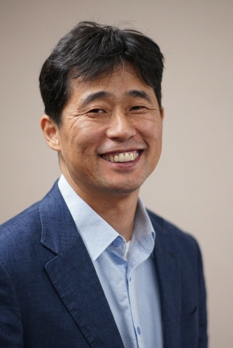 Information & Communication Committee Si Young Roh